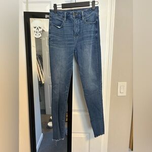 Women’s American Eagle The Dream Jean High waisted Skinny Jean Size 2